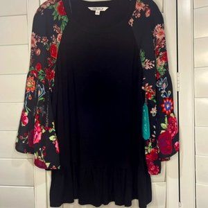 Pioneer Woman Mixed Media Long Sleeve Patterned Top.